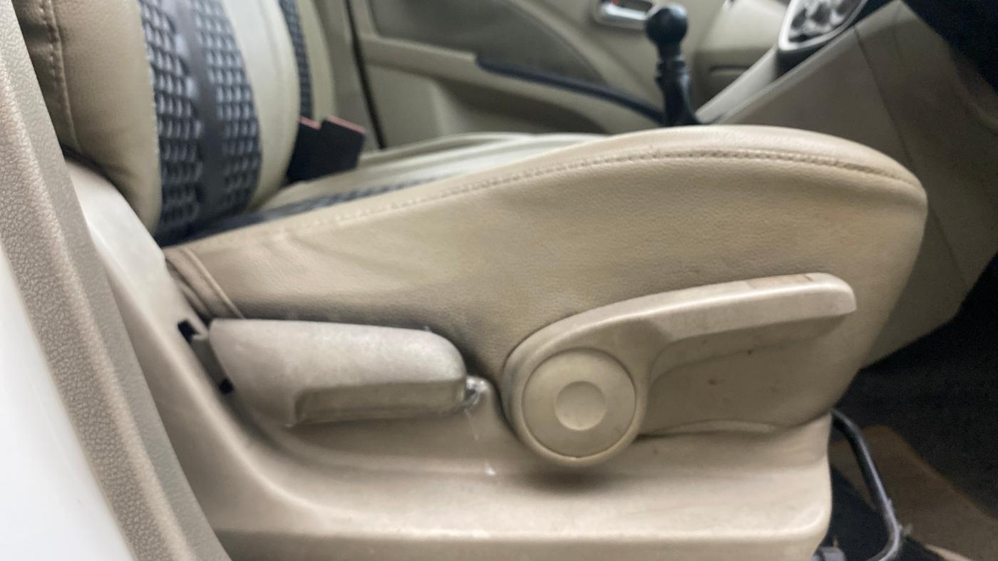 2017 Maruti Celerio ZXI (O), Petrol, Manual, 97,057 km, Driver Side Adjustment Panel