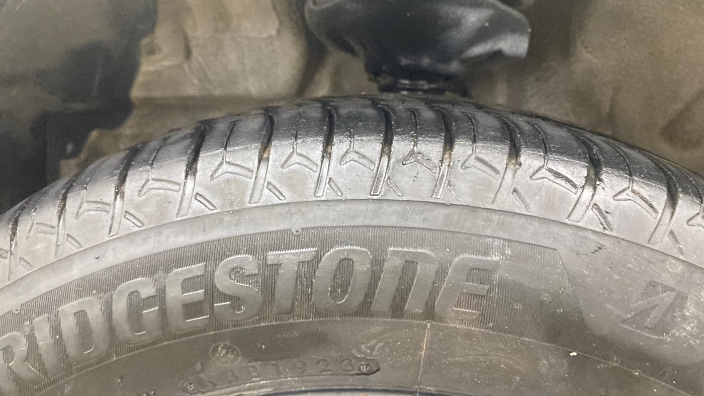 2017 Maruti Celerio ZXI (O), Petrol, Manual, 97,057 km, Left Front Tyre Tread