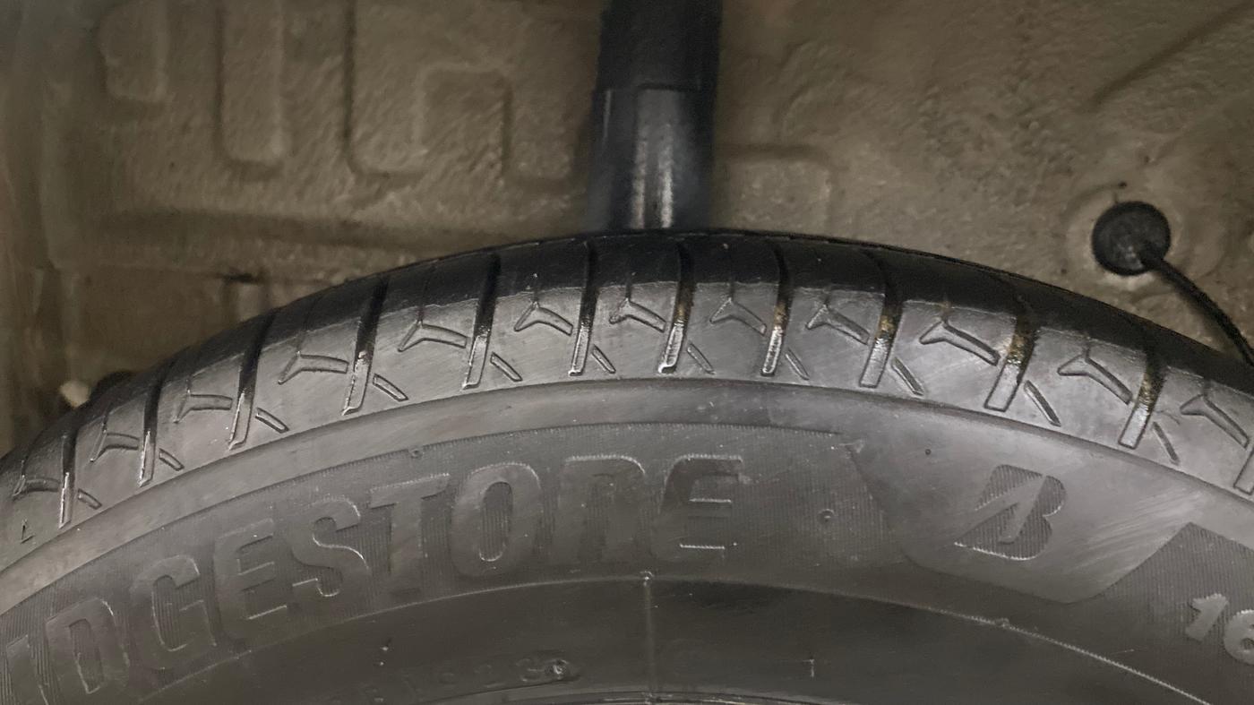 2017 Maruti Celerio ZXI (O), Petrol, Manual, 97,057 km, Right Rear Tyre Tread