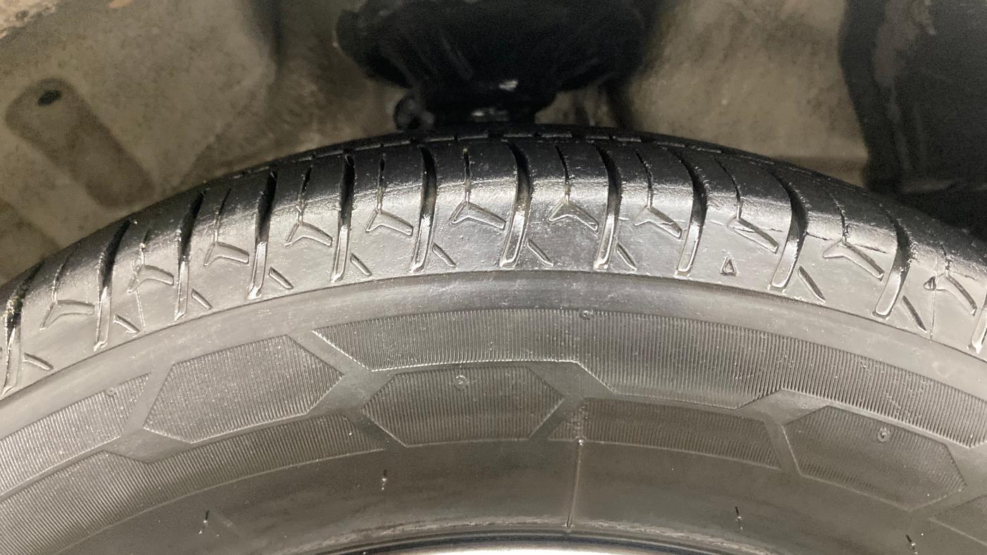 2017 Maruti Celerio ZXI (O), Petrol, Manual, 97,057 km, Right Front Tyre Tread