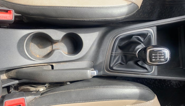 2017 Hyundai Verna 1.6 VTVT SX O, Petrol, Manual, 74,309 km, Gear Lever