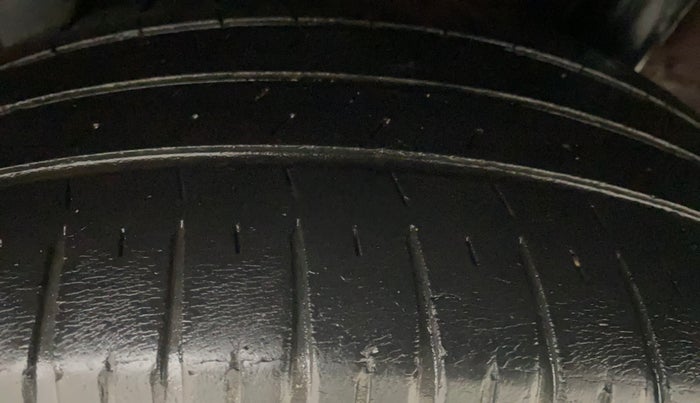 2017 Hyundai Verna 1.6 VTVT SX O, Petrol, Manual, 74,309 km, Left Rear Tyre Tread