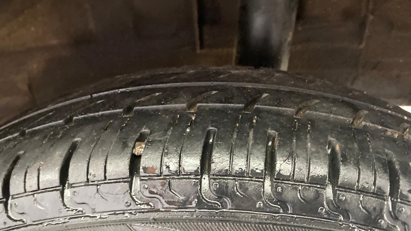 2015 Renault Kwid RXE, Petrol, Manual, 23,622 km, Left Rear Tyre Tread