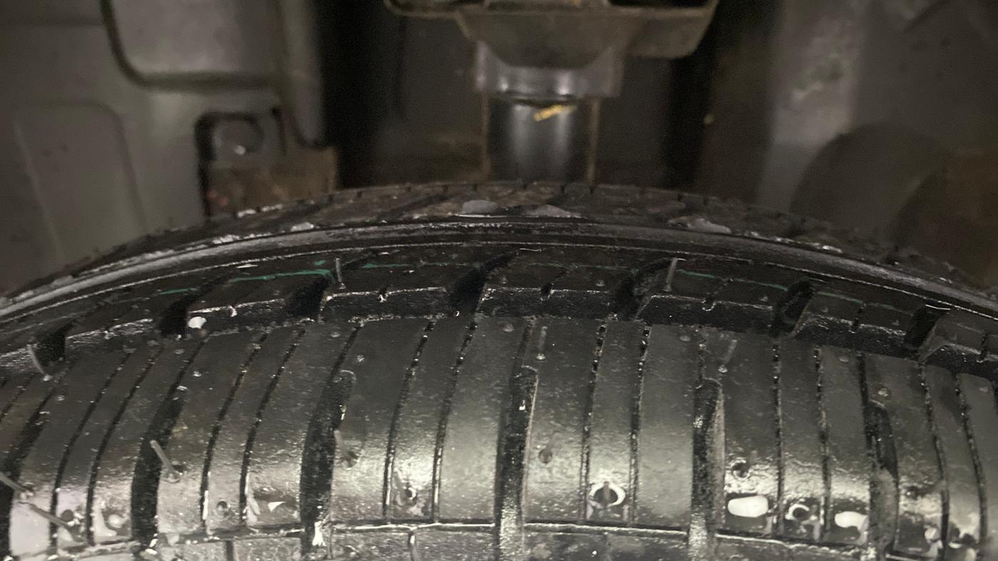 2015 Renault Kwid RXE, Petrol, Manual, 23,622 km, Left Front Tyre Tread