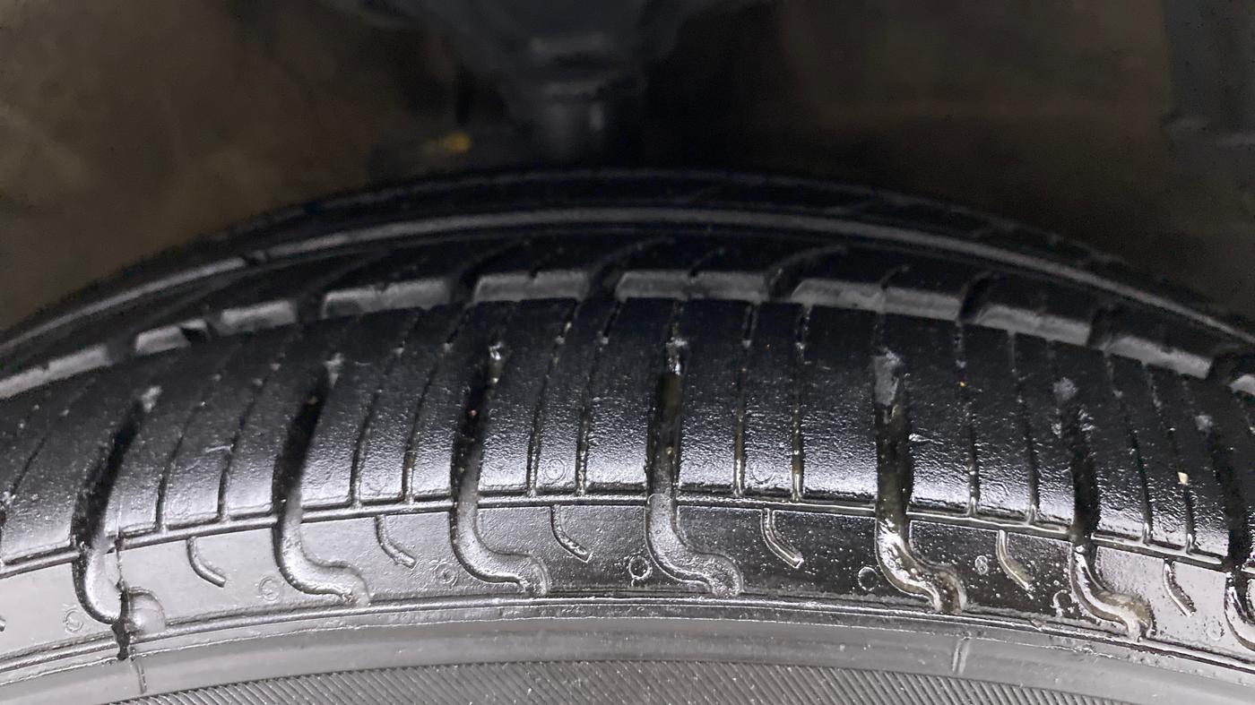 2018 Maruti Celerio ZXI AMT (O), Petrol, Automatic, 1,17,924 km, Right Front Tyre Tread