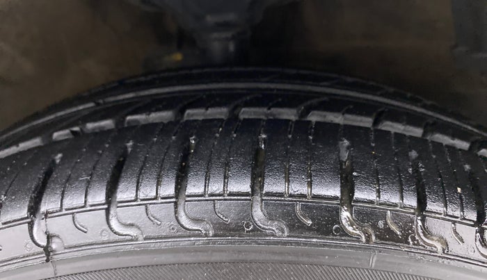 2018 Maruti Celerio ZXI AMT (O), Petrol, Automatic, 1,17,924 km, Right Front Tyre Tread