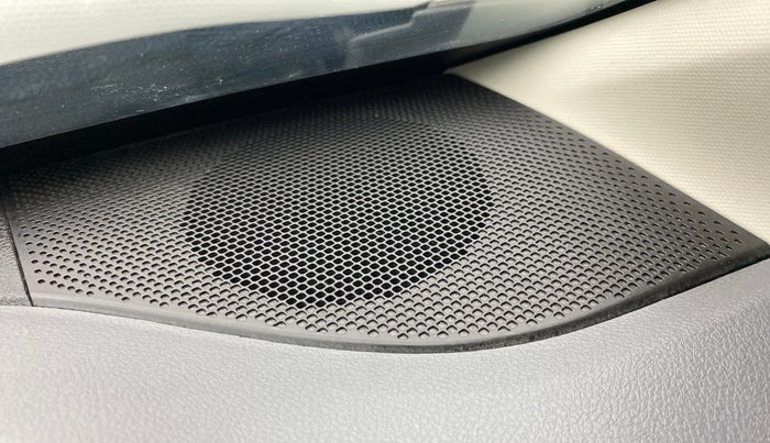 2019 Renault Kwid RXT 1.0 EASY-R AT OPTION, Petrol, Automatic, 5,580 km, Speaker