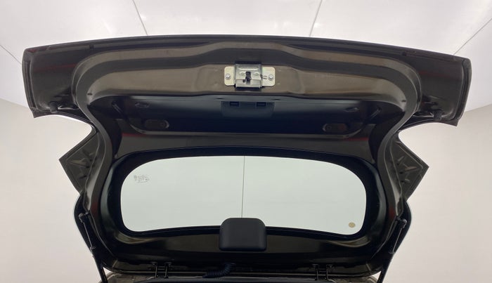 2019 Renault Kwid RXT 1.0 EASY-R AT OPTION, Petrol, Automatic, 5,580 km, Boot Door Open