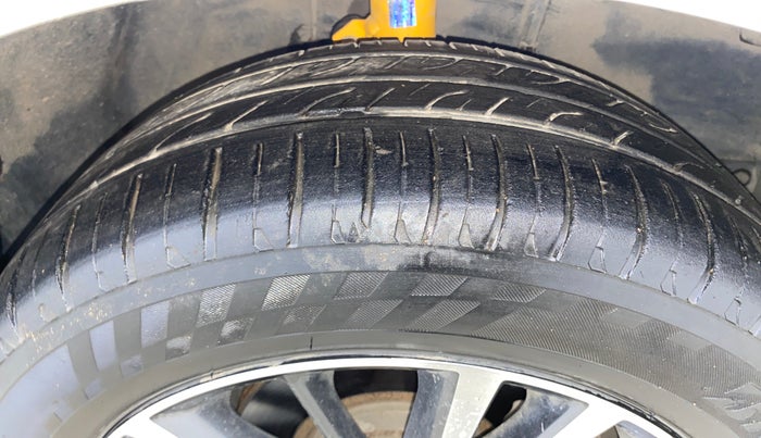 2017 Toyota Corolla Altis VL CVT PETROL, Petrol, Automatic, 53,763 km, Right Front Tyre Tread