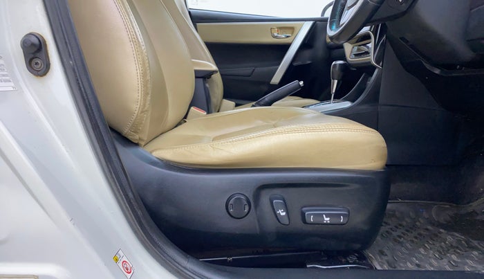 2017 Toyota Corolla Altis VL CVT PETROL, Petrol, Automatic, 53,763 km, Driver Side Adjustment Panel