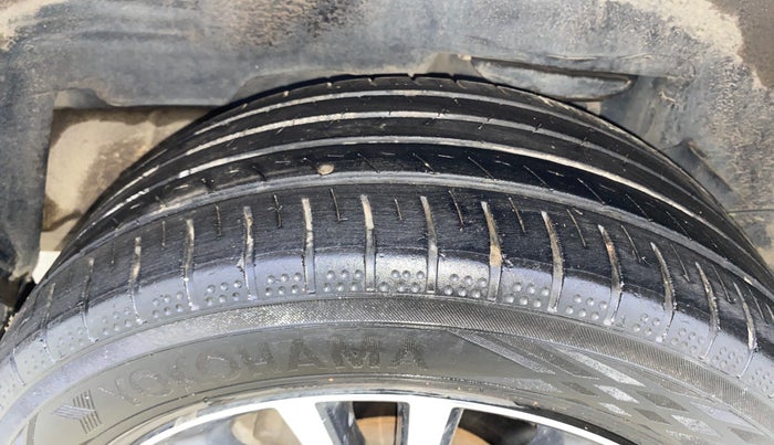 2017 Toyota Corolla Altis VL CVT PETROL, Petrol, Automatic, 53,763 km, Right Rear Tyre Tread