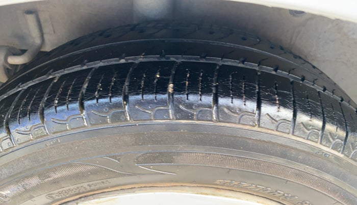 2016 Maruti Celerio VXI, Petrol, Manual, 87,334 km, Right Rear Tyre Tread