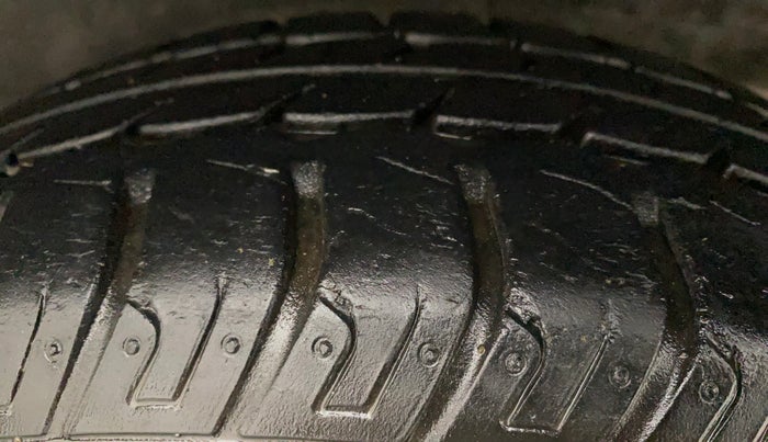 2015 Maruti Wagon R 1.0 VXI, Petrol, Manual, 53,396 km, Left Rear Tyre Tread