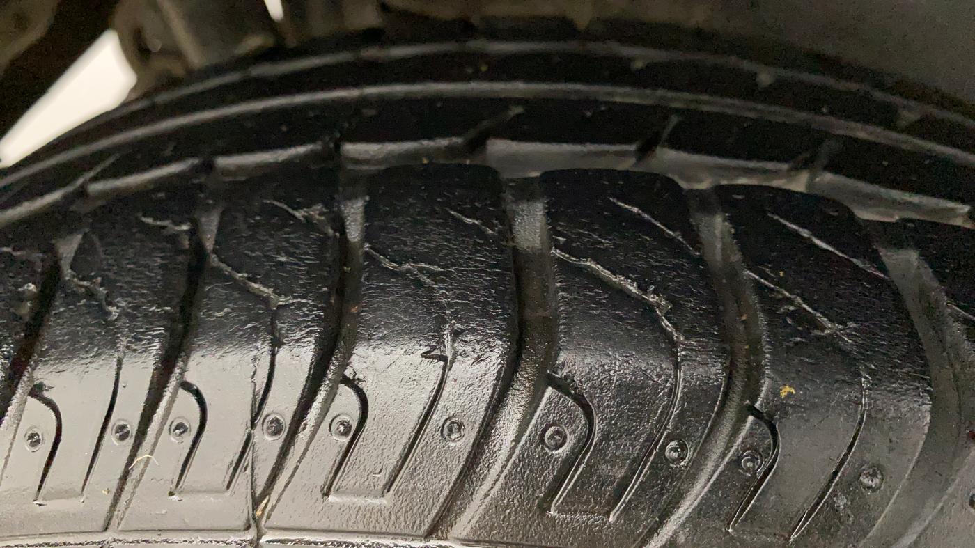 2015 Maruti Wagon R 1.0 VXI, Petrol, Manual, 53,396 km, Right Rear Tyre Tread