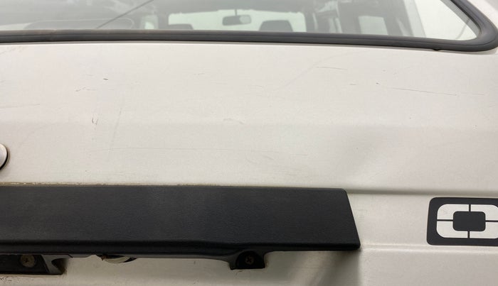 2015 Maruti OMNI E 8 STR, Petrol, Manual, 89,941 km, Dicky (Boot door) - Slightly dented