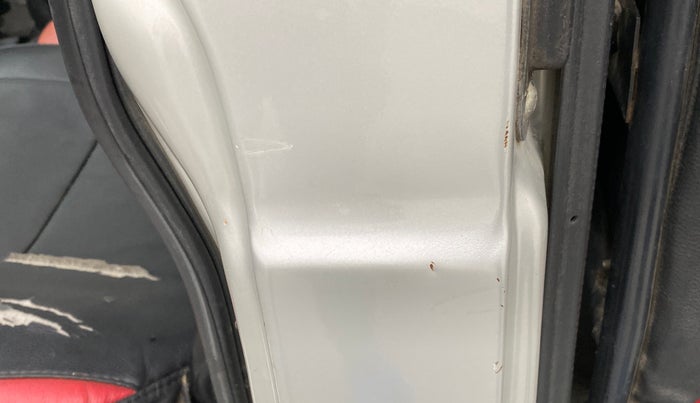 2015 Maruti OMNI E 8 STR, Petrol, Manual, 89,941 km, Left B pillar - Minor scratches