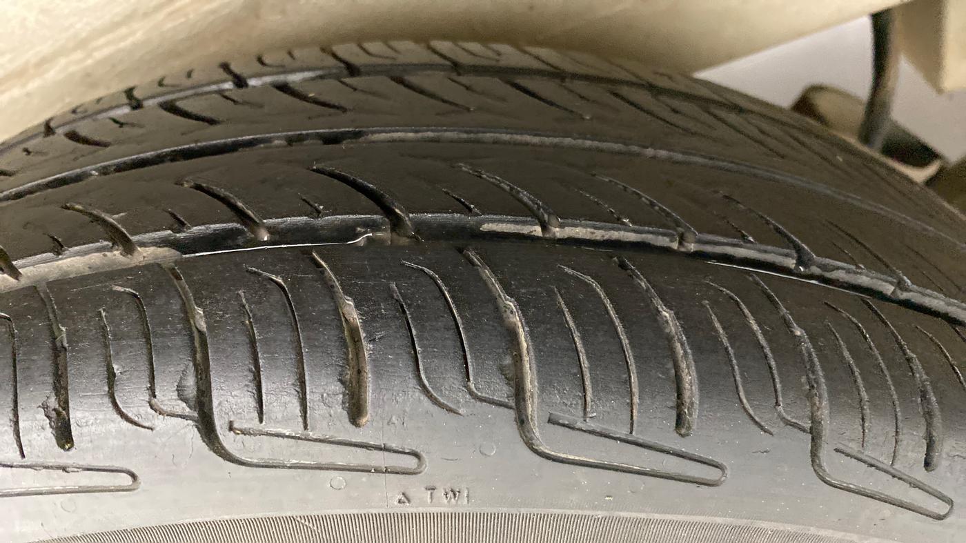 2015 Maruti OMNI E 8 STR, Petrol, Manual, 89,941 km, Right Rear Tyre Tread