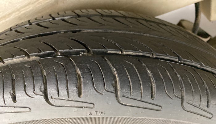 2015 Maruti OMNI E 8 STR, Petrol, Manual, 89,941 km, Right Rear Tyre Tread