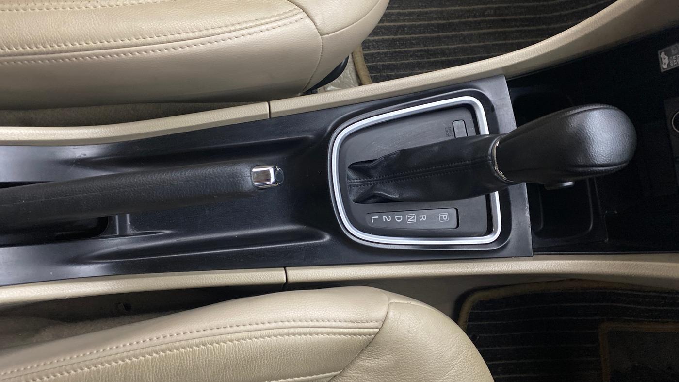 2019 Maruti Ciaz ALPHA  AT 1.5 SHVS PETROL, Petrol, Automatic, 61,903 km, Gear Lever