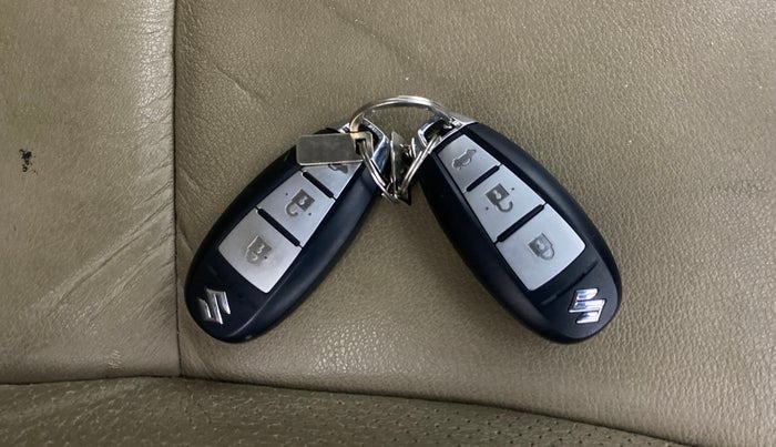 2019 Maruti Ciaz ALPHA  AT 1.5 SHVS PETROL, Petrol, Automatic, 61,903 km, Key Close Up