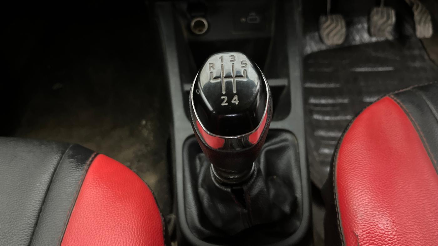 2020 Renault Kwid RXT 1.0 (O), Petrol, Manual, 69,009 km, Gear Lever