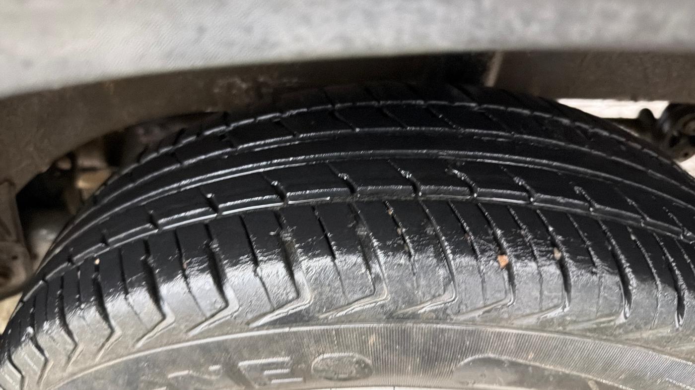 2019 Renault Kwid RXL, Petrol, Manual, 26,519 km, Left Rear Tyre Tread