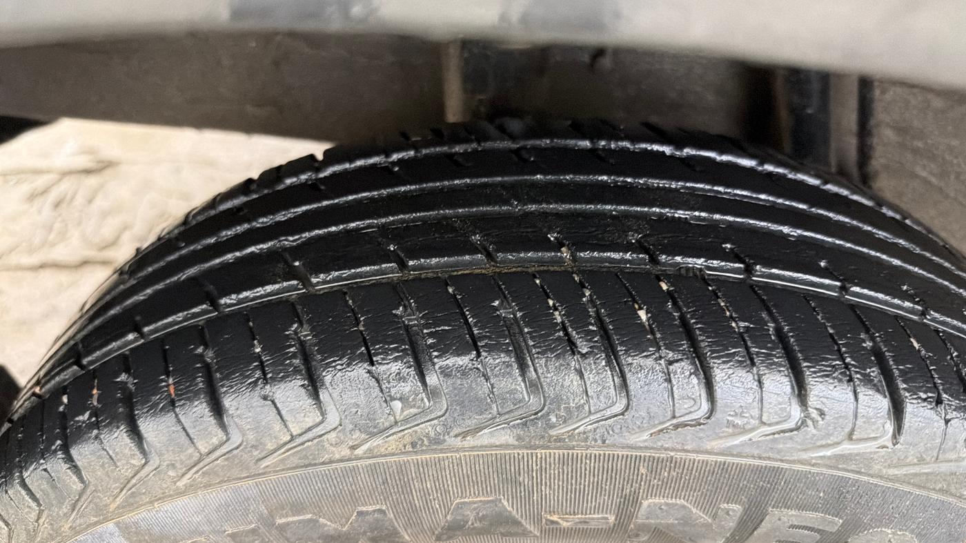 2019 Renault Kwid RXL, Petrol, Manual, 26,519 km, Right Rear Tyre Tread