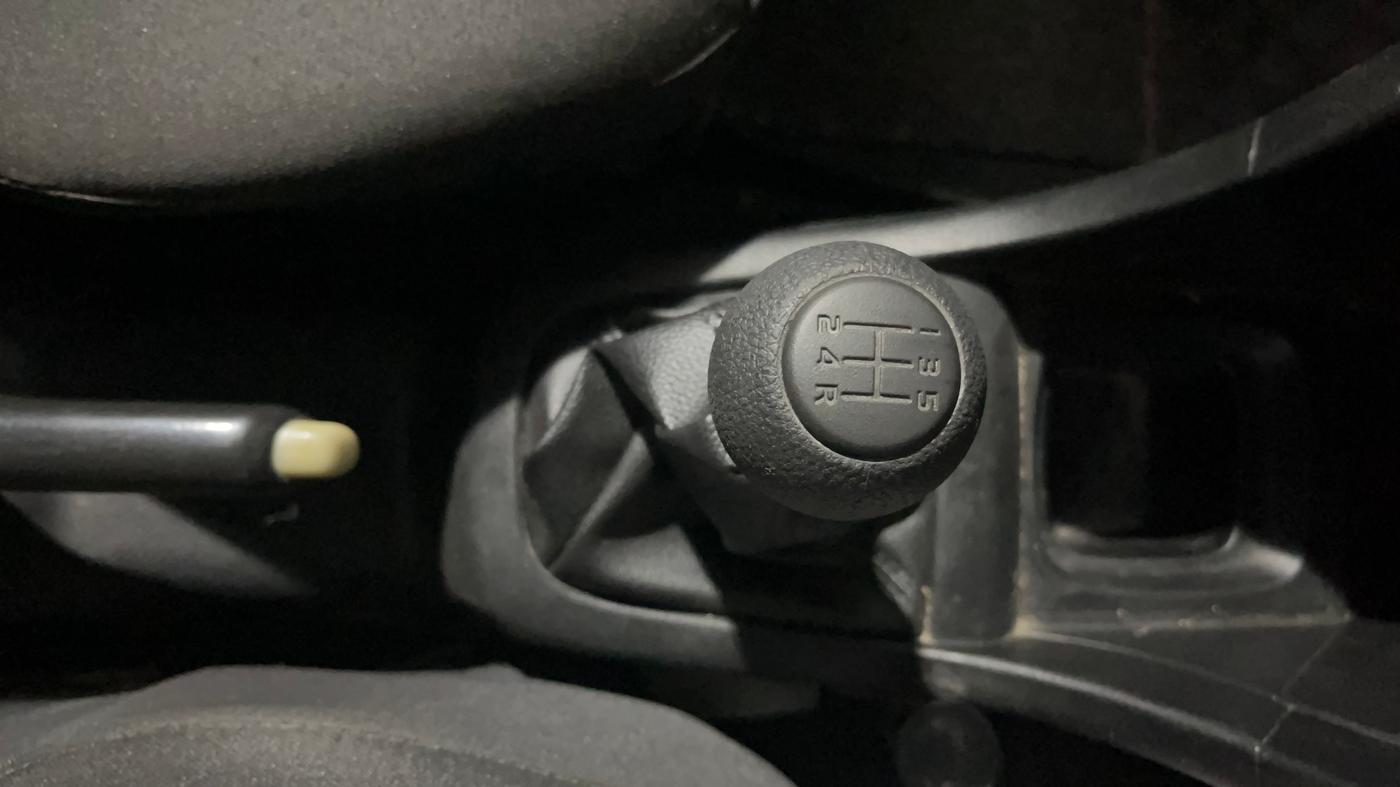 2016 Maruti Swift VDI, Diesel, Manual, 69,519 km, Gear Lever