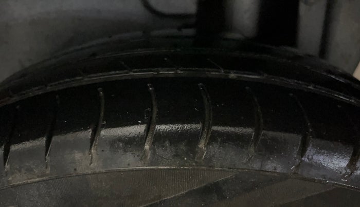 2016 Maruti Swift VDI, Diesel, Manual, 69,476 km, Left Rear Tyre Tread