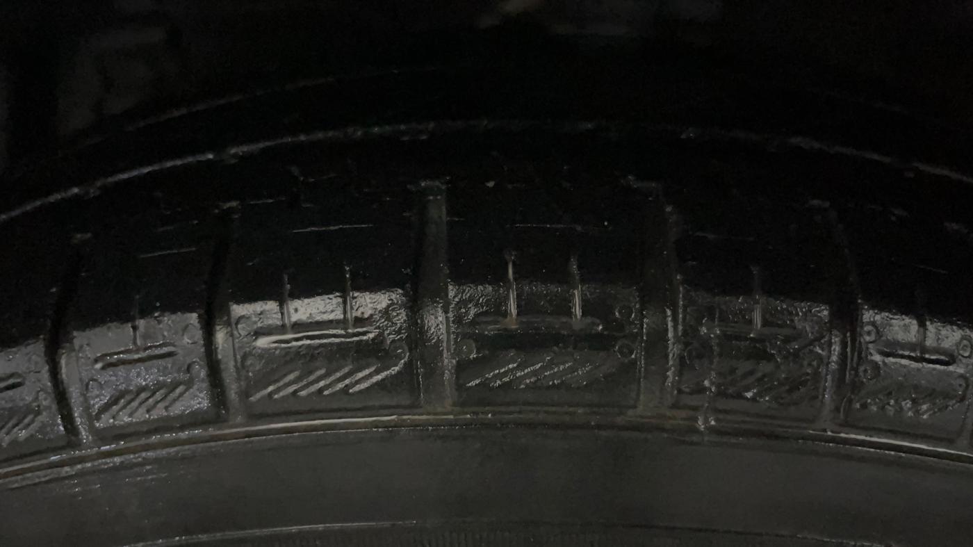2016 Maruti Swift VDI, Diesel, Manual, 69,519 km, Left Front Tyre Tread