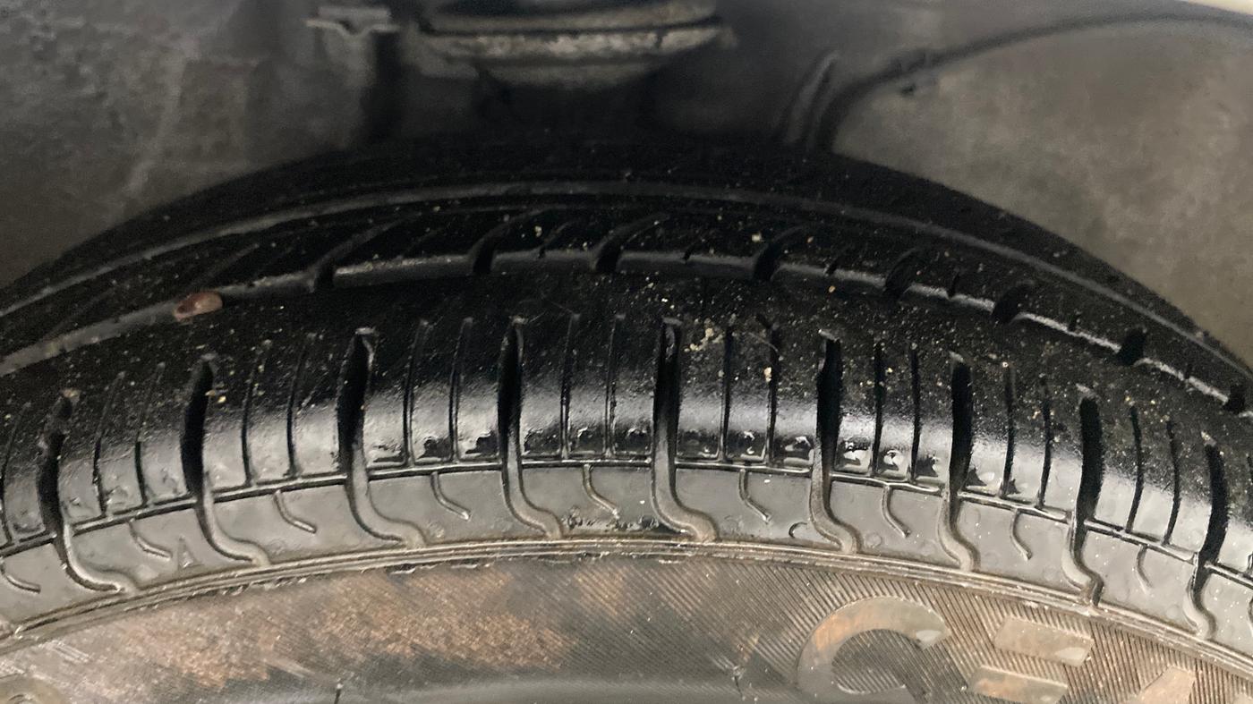 2020 Maruti Alto TOUR H1, Petrol, Manual, 49,787 km, Right Front Tyre Tread