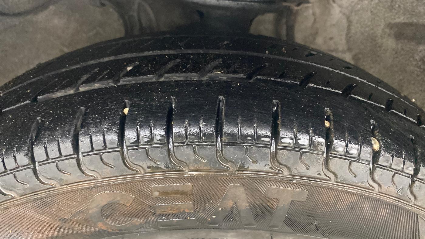 2020 Maruti Alto TOUR H1, Petrol, Manual, 49,787 km, Left Front Tyre Tread