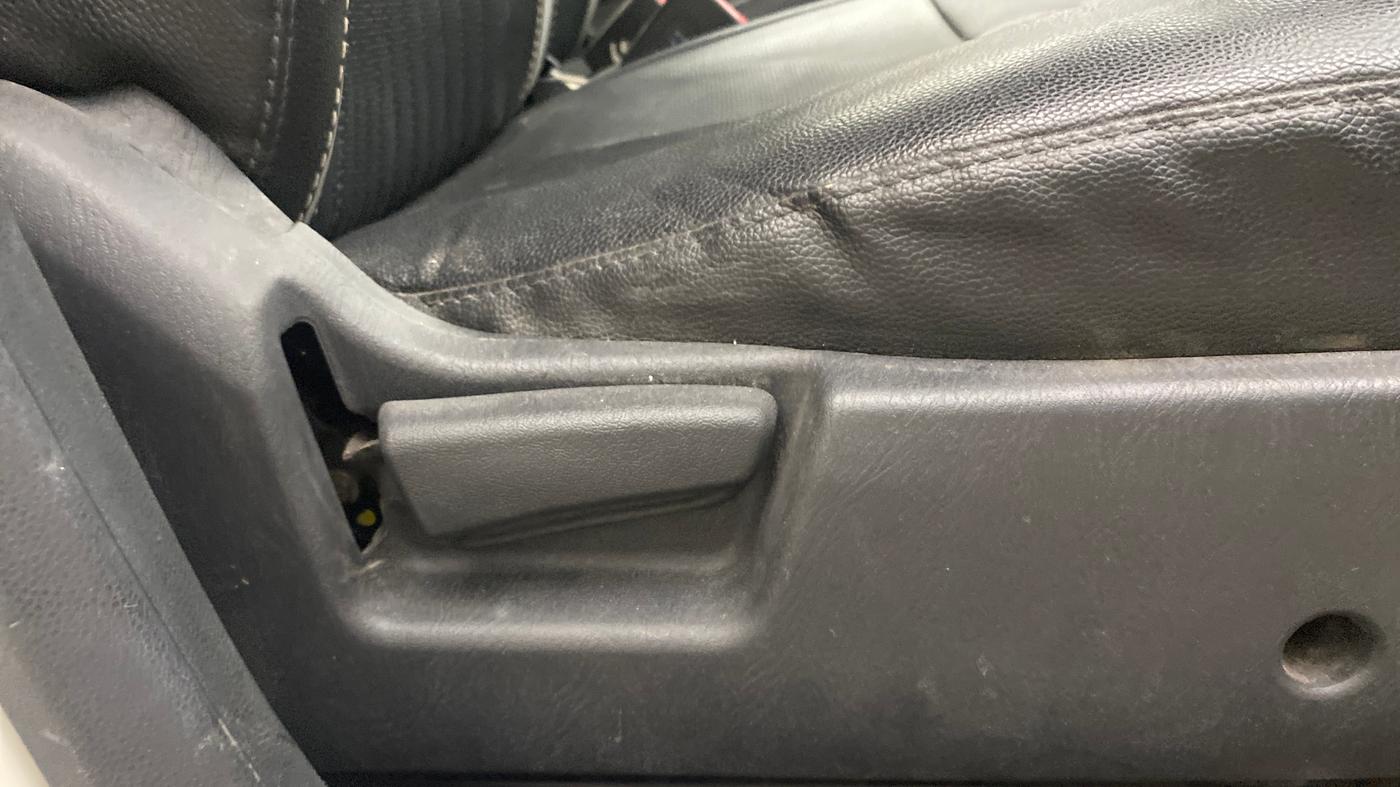 2020 Maruti Alto TOUR H1, Petrol, Manual, 49,787 km, Driver Side Adjustment Panel