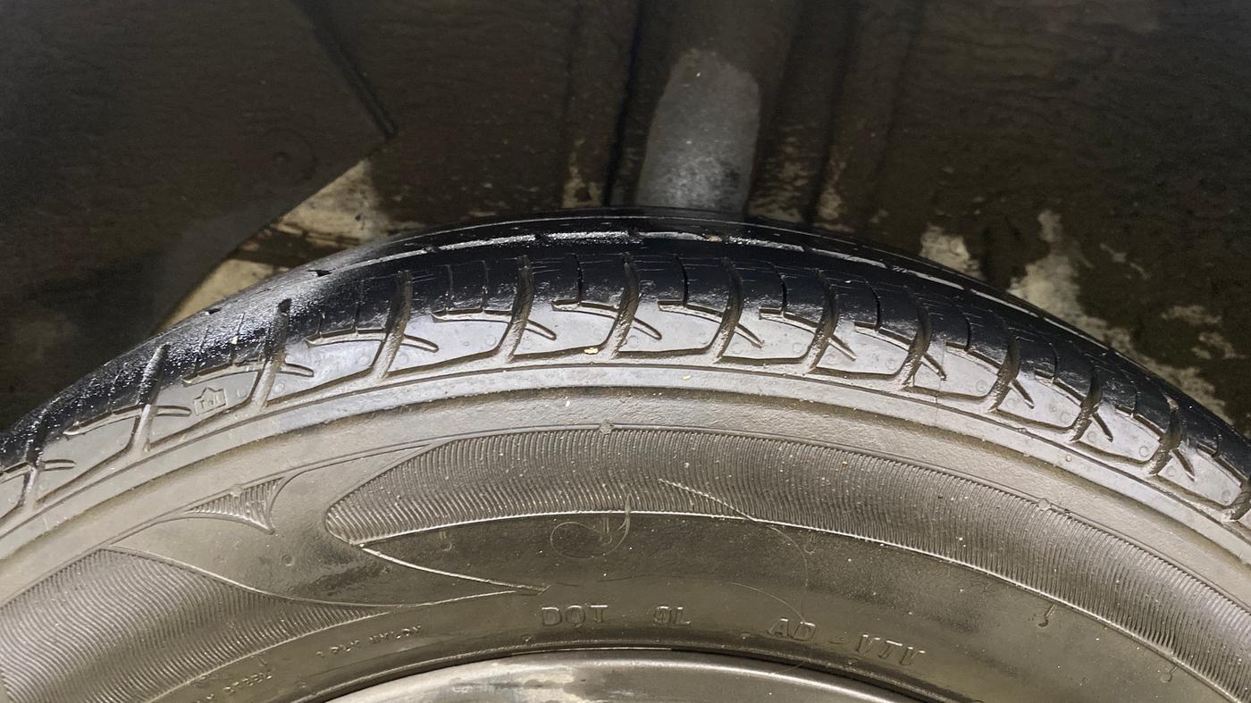 2019 Hyundai Elite i20 SPORTZ PLUS  1.2 CVT, Petrol, Automatic, 39,850 km, Right Rear Tyre Tread
