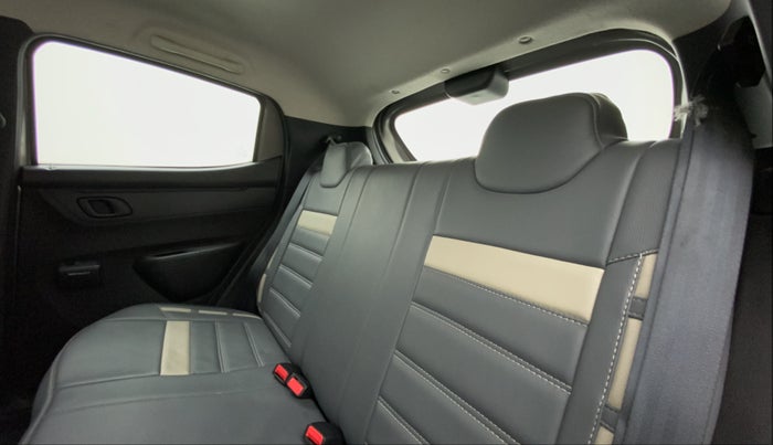 2018 Renault Kwid 1.0 RXT Opt AT, Petrol, Automatic, 44,465 km, Right Side Rear Door Cabin