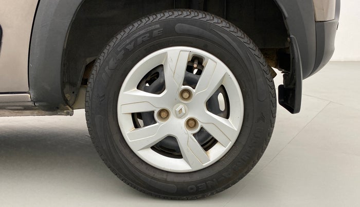 2018 Renault Kwid 1.0 RXT Opt AT, Petrol, Automatic, 44,465 km, Left Rear Wheel