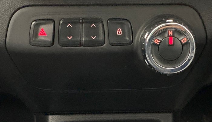 2018 Renault Kwid 1.0 RXT Opt AT, Petrol, Automatic, 44,465 km, Gear Lever