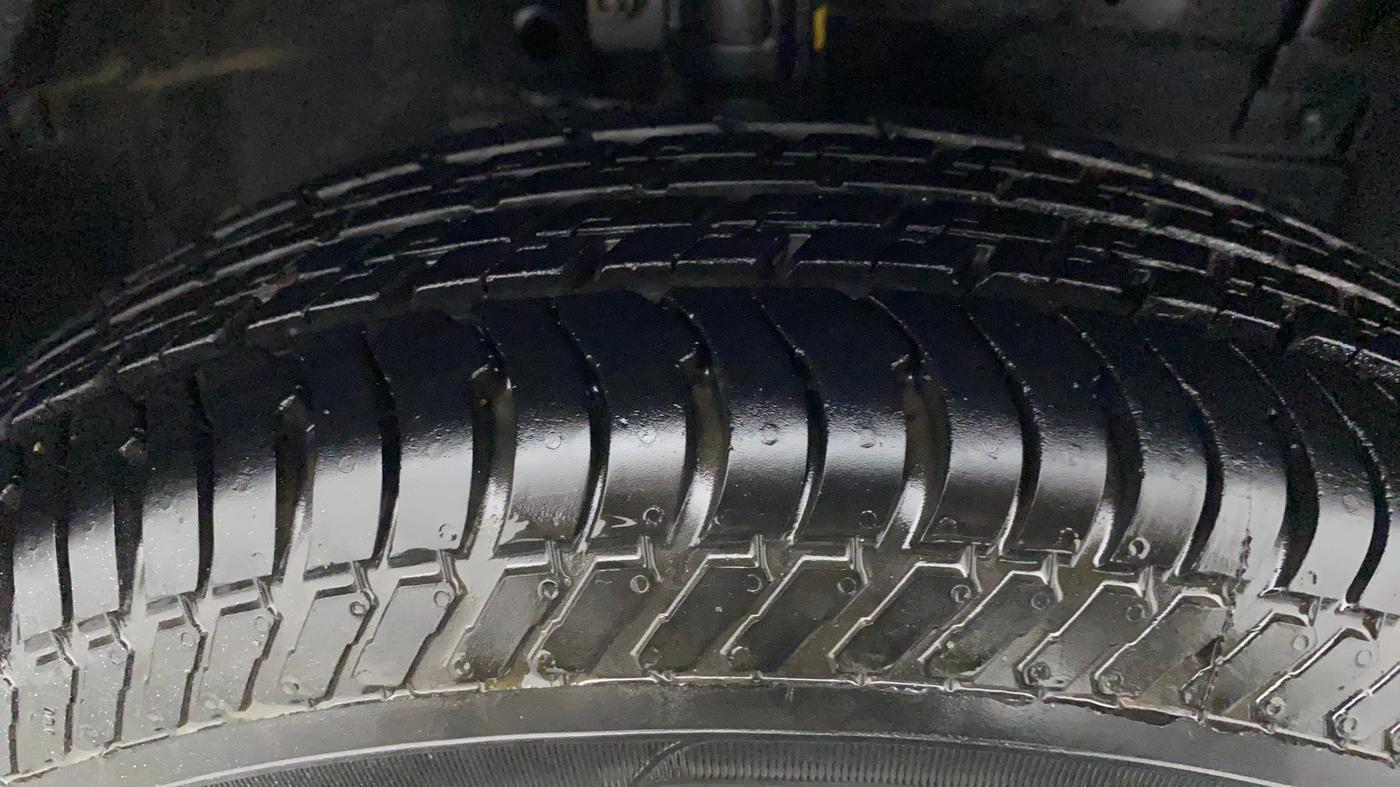 2012 Maruti Swift Dzire VXI, Petrol, Manual, 56,569 km, Right Front Tyre Tread