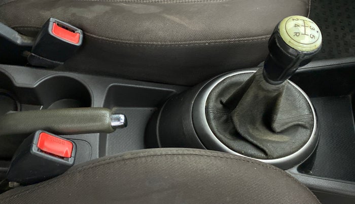 2013 Hyundai i20 SPORTZ 1.2, CNG, Manual, 78,986 km, Gear Lever