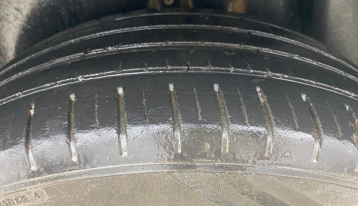 2022 Skoda KUSHAQ ACTIVE 1.0L TSI MT, Petrol, Manual, 37,190 km, Left Rear Tyre Tread