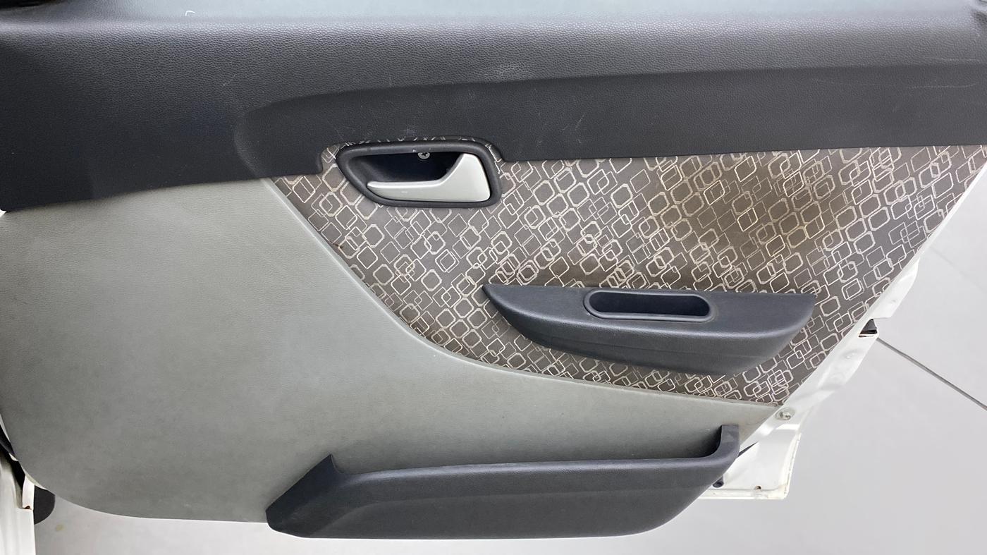2018 Maruti Alto 800 LXI, Petrol, Manual, 60,593 km, Driver Side Door Panels Control