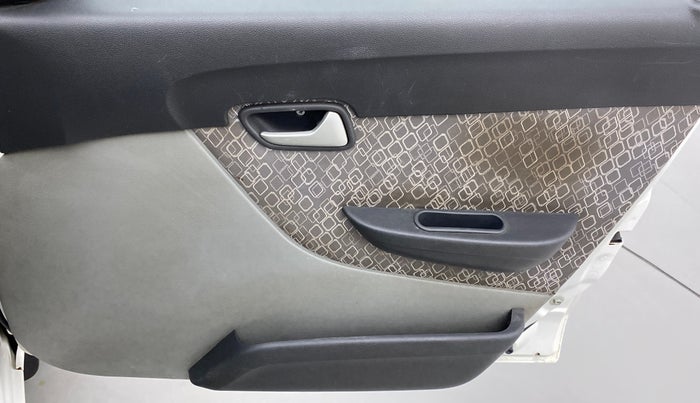 2018 Maruti Alto 800 LXI, Petrol, Manual, 60,593 km, Driver Side Door Panels Control