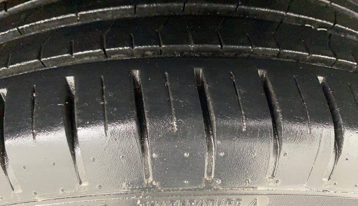 2019 Toyota Glanza G, Petrol, Manual, 22,470 km, Right Front Tyre Tread