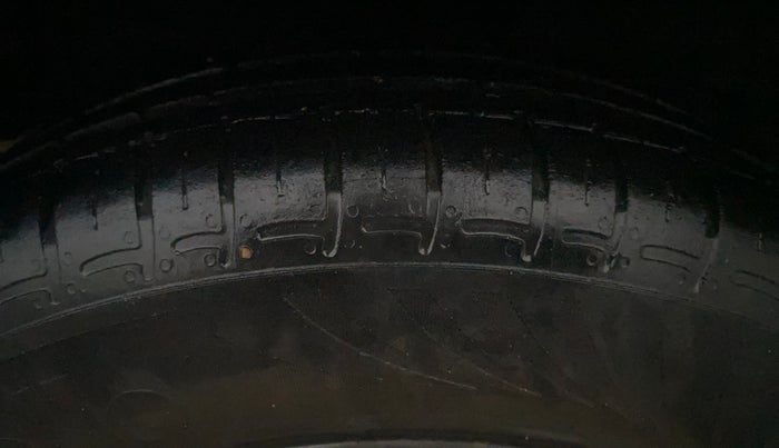 2020 Hyundai GRAND I10 NIOS SPORTZ 1.2 KAPPA VTVT, Petrol, Manual, 27,128 km, Right Rear Tyre Tread