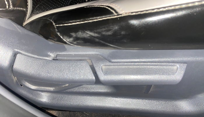 2020 Hyundai GRAND I10 NIOS SPORTZ 1.2 KAPPA VTVT, Petrol, Manual, 27,128 km, Driver Side Adjustment Panel