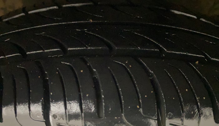 2016 Maruti Celerio ZXI AMT, Petrol, Automatic, 50,811 km, Left Front Tyre Tread