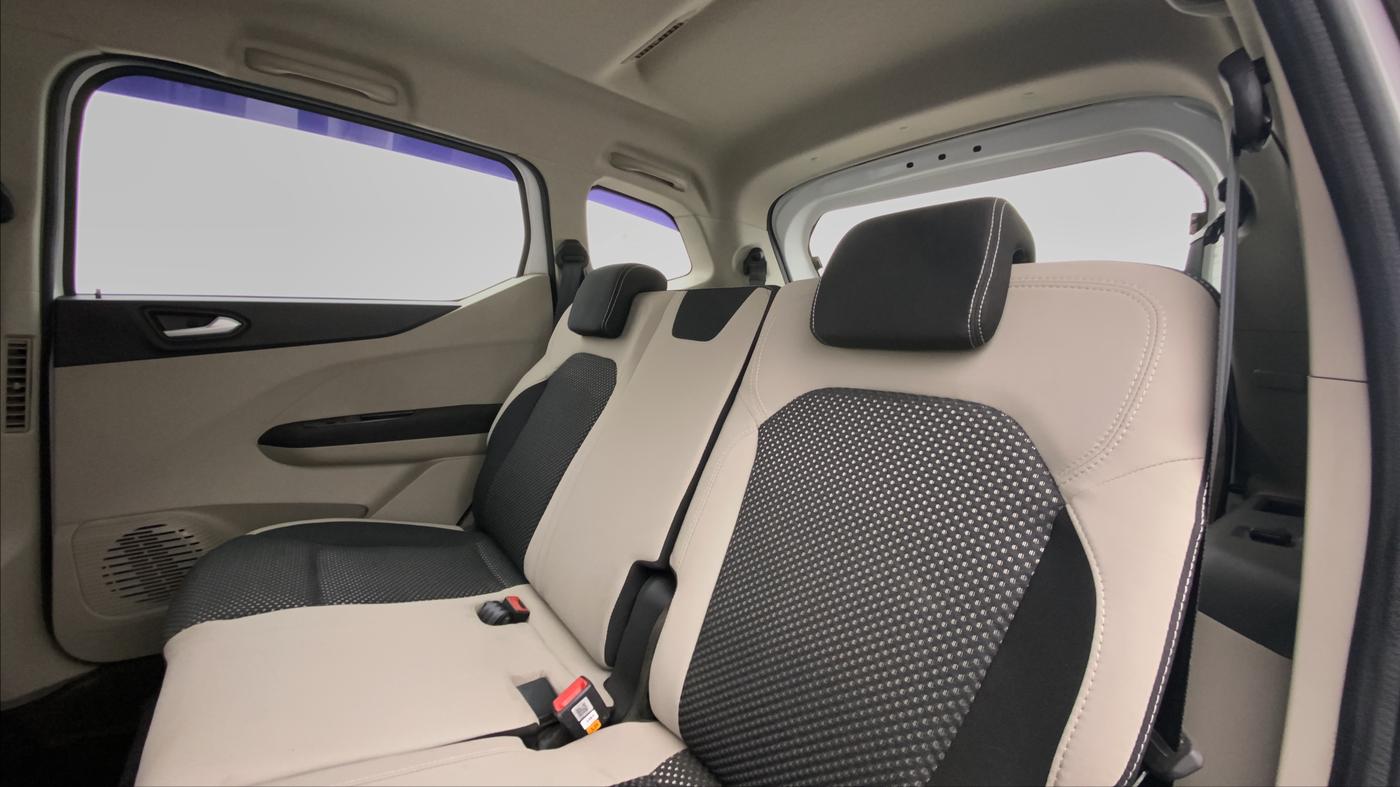 2020 Renault TRIBER RXZ AT, Petrol, Automatic, 16,093 km, Right Side Rear Door Cabin