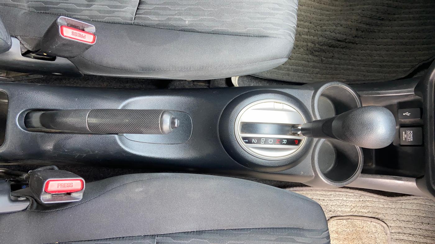 2018 Honda Brio VX AT, Petrol, Automatic, 1,45,095 km, Gear Lever