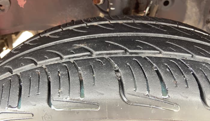 2018 Honda Brio VX AT, Petrol, Automatic, 1,45,095 km, Left Front Tyre Tread