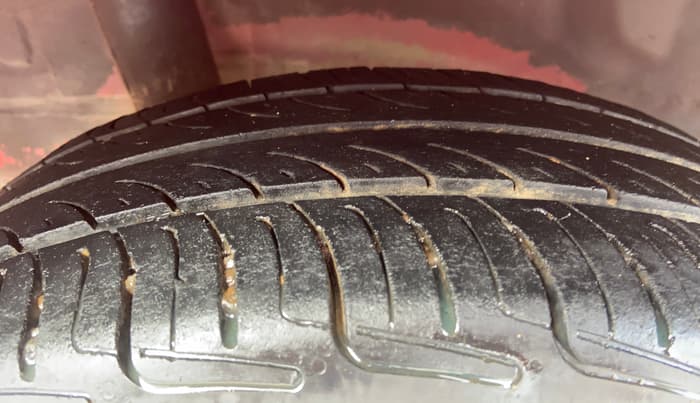 2018 Honda Brio VX AT, Petrol, Automatic, 1,45,095 km, Right Rear Tyre Tread